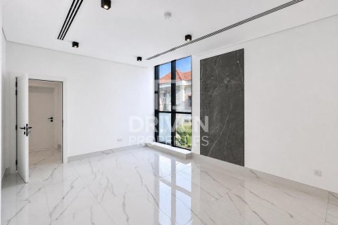 Townhouse in Mirdif Villas, Mirdif, Dubai 4 bedrooms, 929.03 sq.m. № 126425 - photo 12