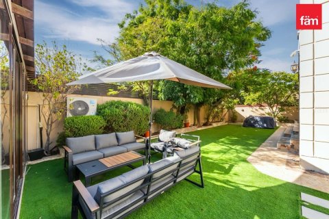 Adosado en Dubai, 4 dormitorios, 922.1 m², № 112021 - foto 4