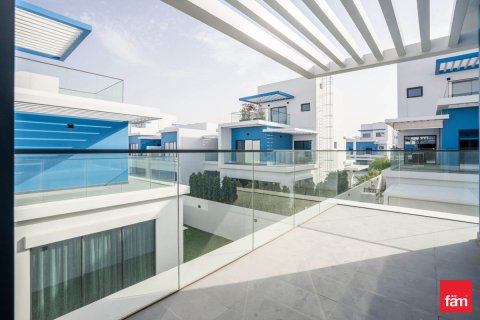 Villa en Dubai, 5 dormitorios, 144 m², № 112016