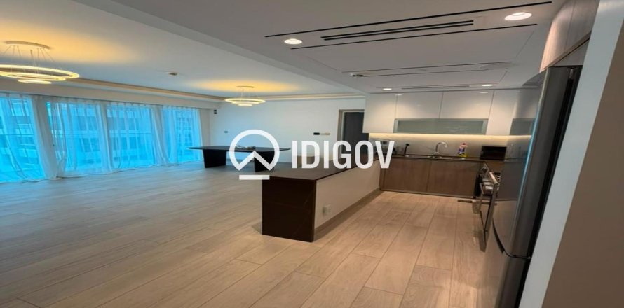 Apartment in Jumeirah Lake Towers, Dubai 1 bedroom, 89.37 sq.m. № 139786