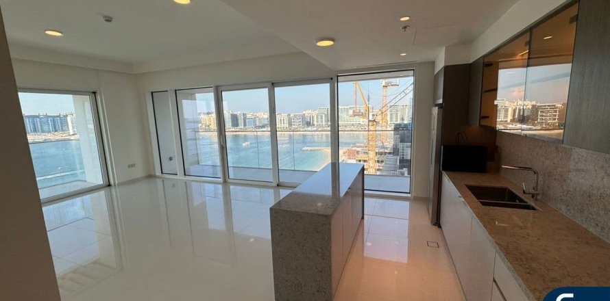 Apartment in EMAAR Beachfront, Dubai Harbour, Dubai 2 bedrooms, 146 sq.m. № 99175
