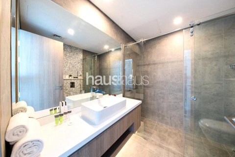 Apartment in Dubai Marina, Dubai 2 bedrooms, 128 sq.m. № 44605 - photo 10