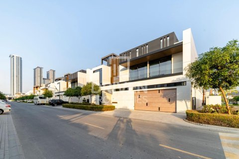 Villa in Sobha Hartland, Mohammed Bin Rashid City, Dubai 5 bedrooms, 745.83 sq.m. № 136053 - photo 2