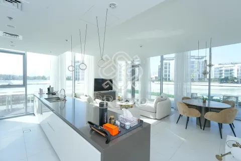 Apartment in Jumeirah Village Circle, Dubai 2 bedrooms, 194 sq.m. № 109949 - photo 2