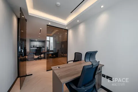 Office in Jumeirah Lake Towers, Dubai 93 sq.m. № 71275 - photo 3