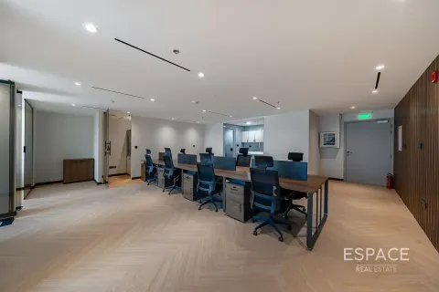 Office in Jumeirah Lake Towers, Dubai 93 sq.m. № 71275 - photo 11