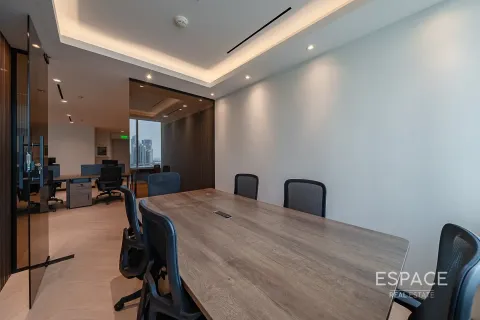 Office in Jumeirah Lake Towers, Dubai 93 sq.m. № 71275 - photo 2
