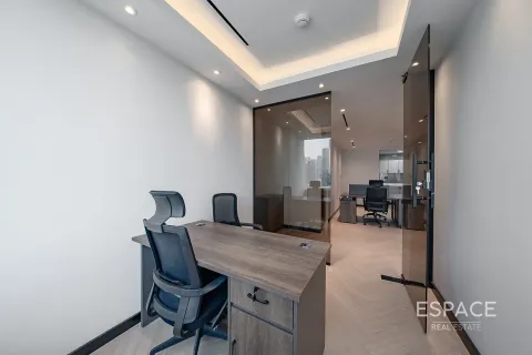 Office in Jumeirah Lake Towers, Dubai 93 sq.m. № 71275 - photo 17