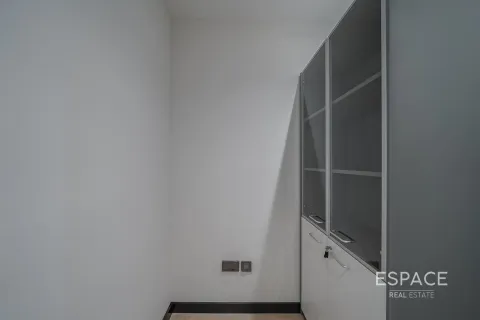 Office in Jumeirah Lake Towers, Dubai 93 sq.m. № 71275 - photo 9
