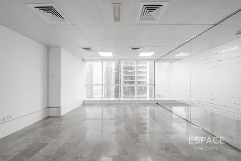 Office in Jumeirah Lake Towers, Dubai 134 sq.m. № 71273 - photo 2