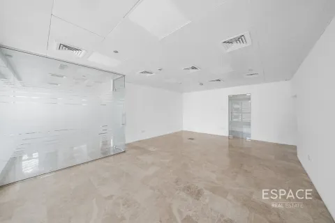 Office in Jumeirah Lake Towers, Dubai 134 sq.m. № 71273 - photo 13