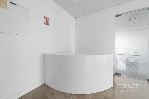 Office in Jumeirah Lake Towers, Dubai 134 sq.m. № 71273 - photo 7