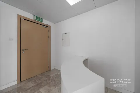 Office in Jumeirah Lake Towers, Dubai 134 sq.m. № 71273 - photo 1