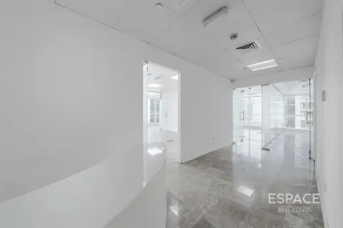 Office in Jumeirah Lake Towers, Dubai 134 sq.m. № 71273 - photo 8