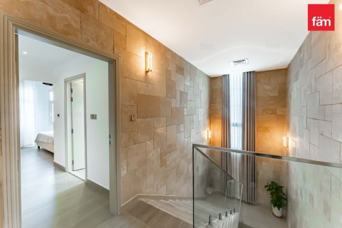 Villa in Dubai 4 bedrooms, 799 sq.m. № 72325 - photo 3