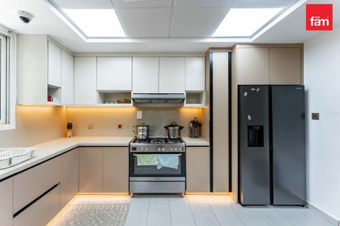 Villa in Dubai 4 bedrooms, 799 sq.m. № 72325 - photo 10