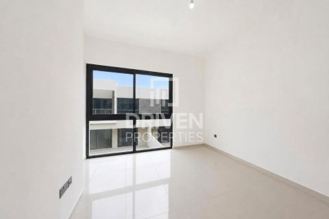 Villa in Dubai 4 bedrooms, 174.75 sq.m. № 138854 - photo 5