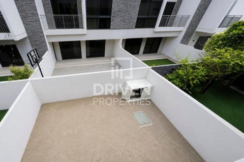 Villa in Dubai 4 bedrooms, 174.75 sq.m. № 138854 - photo 22
