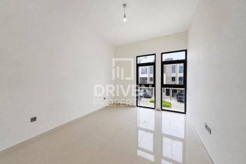 Villa in Dubai 4 bedrooms, 174.75 sq.m. № 138854 - photo 7
