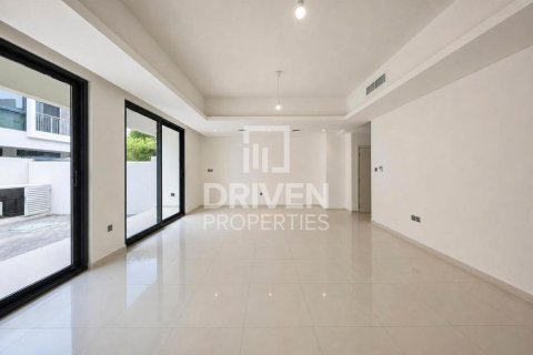 Villa in Dubai 4 bedrooms, 174.75 sq.m. № 138854 - photo 2