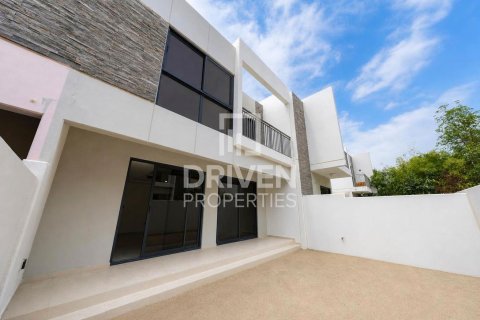 Villa in Dubai 4 bedrooms, 174.75 sq.m. № 138854 - photo 20