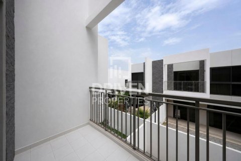 Villa in Dubai 4 bedrooms, 174.75 sq.m. № 138854 - photo 21