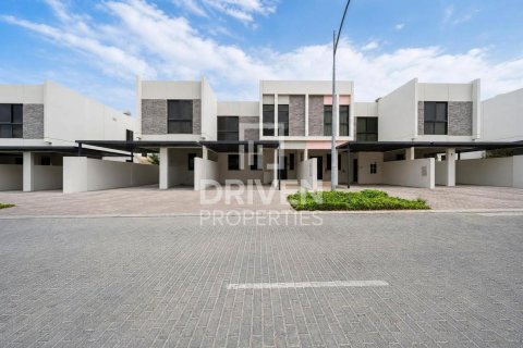 Villa in Dubai 4 bedrooms, 174.75 sq.m. № 138854 - photo 24