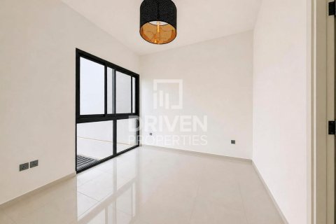 Villa in Dubai 4 bedrooms, 174.75 sq.m. № 138854 - photo 9