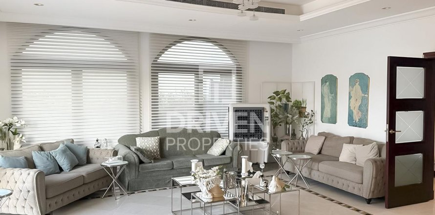 Villa in Garden Homes, Palm Jumeirah, Dubai 5 bedrooms, 622.36 sq.m. № 138836