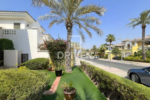 Villa in Garden Homes, Palm Jumeirah, Dubai 5 bedrooms, 622.36 sq.m. № 138836 - photo 16