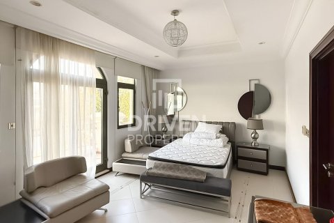 Villa in Garden Homes, Palm Jumeirah, Dubai 5 bedrooms, 622.36 sq.m. № 138836 - photo 18