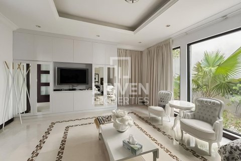 Villa in Garden Homes, Palm Jumeirah, Dubai 5 bedrooms, 622.36 sq.m. № 138836 - photo 3