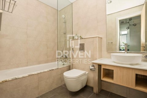 Apartment in Paramount Tower Hotel & Residences, Business Bay, Dubai 2 bedrooms, 104.14 sq.m. № 138834 - photo 11