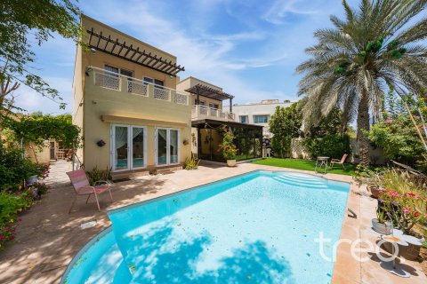 Villa in Meadows, Dubai 4 bedrooms, 332.41 sq.m. № 119713 - photo 1