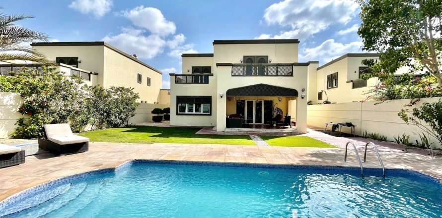 فيلا في Regional, Jumeirah Park, دبي 4 غرف نوم, 738.11 م² رقم 119712