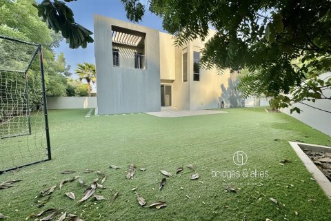 Villa en Dubai Hills Estate, Dubai, 4 dormitorios, 602.7 m², № 78085 - foto 7