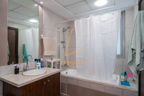 Apartment in Executive Towers, Business Bay, Dubai 2 bedrooms, 141 sq.m. № 101171 - photo 10
