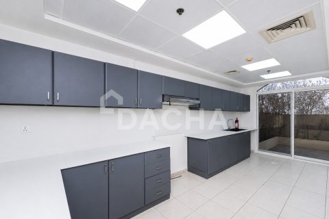 Купить таунхаус в Джумейра Вилладж Серкл, Дубай: 3 спальни, 262м², № 141420 - фото 10
