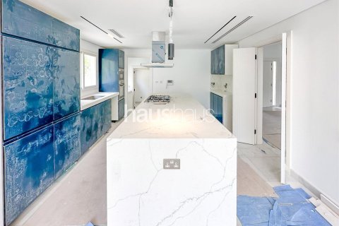 Villa in Meadows, Dubai 5 bedrooms, 353 sq.m. № 44695 - photo 7