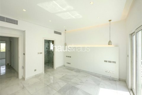Villa in Meadows, Dubai 5 bedrooms, 353 sq.m. № 44695 - photo 5