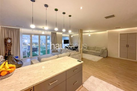 Villa in The Springs, Dubai 3 bedrooms, 257 sq.m. № 44694 - photo 7