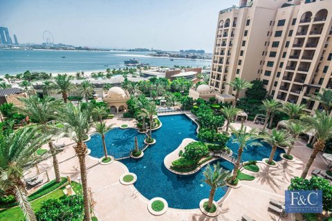 Apartment in The Fairmont Palm Residences, Palm Jumeirah, Dubai 2 bedrooms, 185 sq.m. № 103339 - photo 2