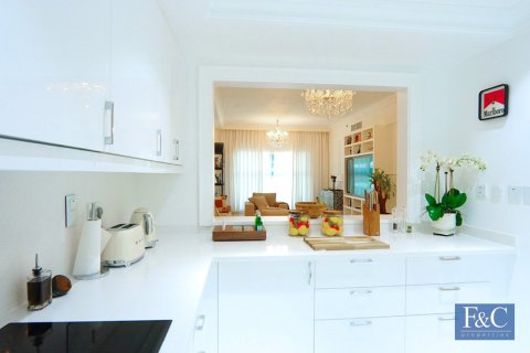 Apartment in The Fairmont Palm Residences, Palm Jumeirah, Dubai 2 bedrooms, 185 sq.m. № 103339 - photo 8