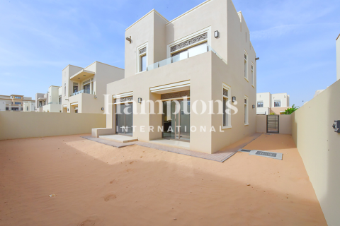 Villa in Azalea, Arabian Ranches 2, Dubai 4 bedrooms, 402.26999000 sq.m. № 18244 - photo 11