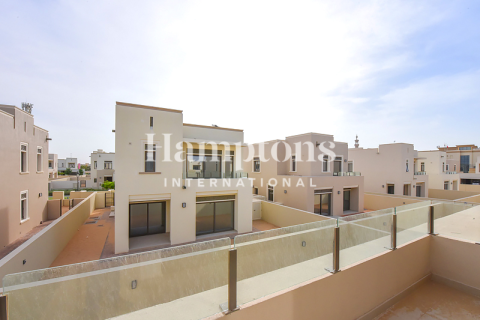 Villa in Azalea, Arabian Ranches 2, Dubai 4 bedrooms, 402.26999000 sq.m. № 18244 - photo 17
