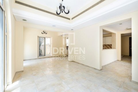 Villa in Dubai Sports City, Dubai 4 bedrooms, 350 sq.m. № 18788 - photo 3