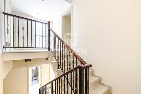 Villa in Dubai Sports City, Dubai 4 bedrooms, 350 sq.m. № 18788 - photo 5