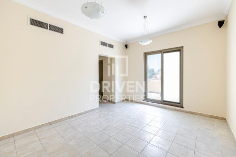Villa in Dubai Sports City, Dubai 4 bedrooms, 350 sq.m. № 18788 - photo 9