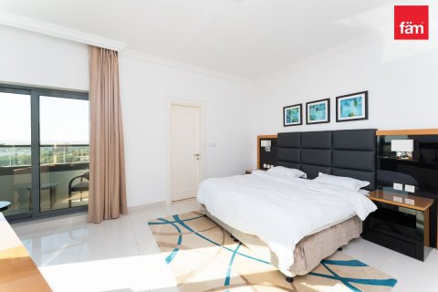 Apartment in Business Bay, Dubai 2 bedrooms, 127.9 sq.m. № 10340 - photo 14