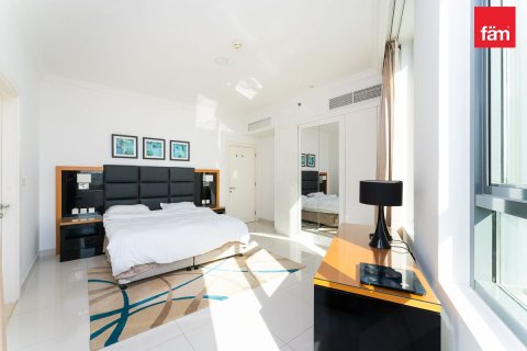 Apartment in Business Bay, Dubai 2 bedrooms, 127.9 sq.m. № 10340 - photo 12